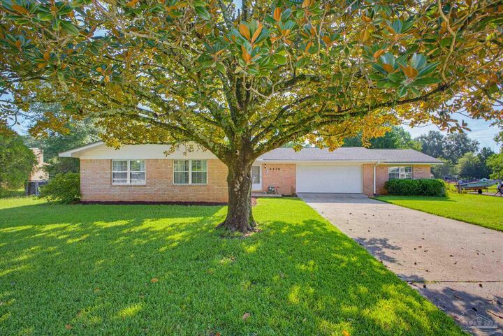 Property Photo:  2216 Zane Grey Ln  FL 32534 