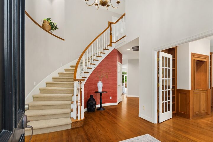 Property Photo: 1176 Alexander Place NE WA 98110