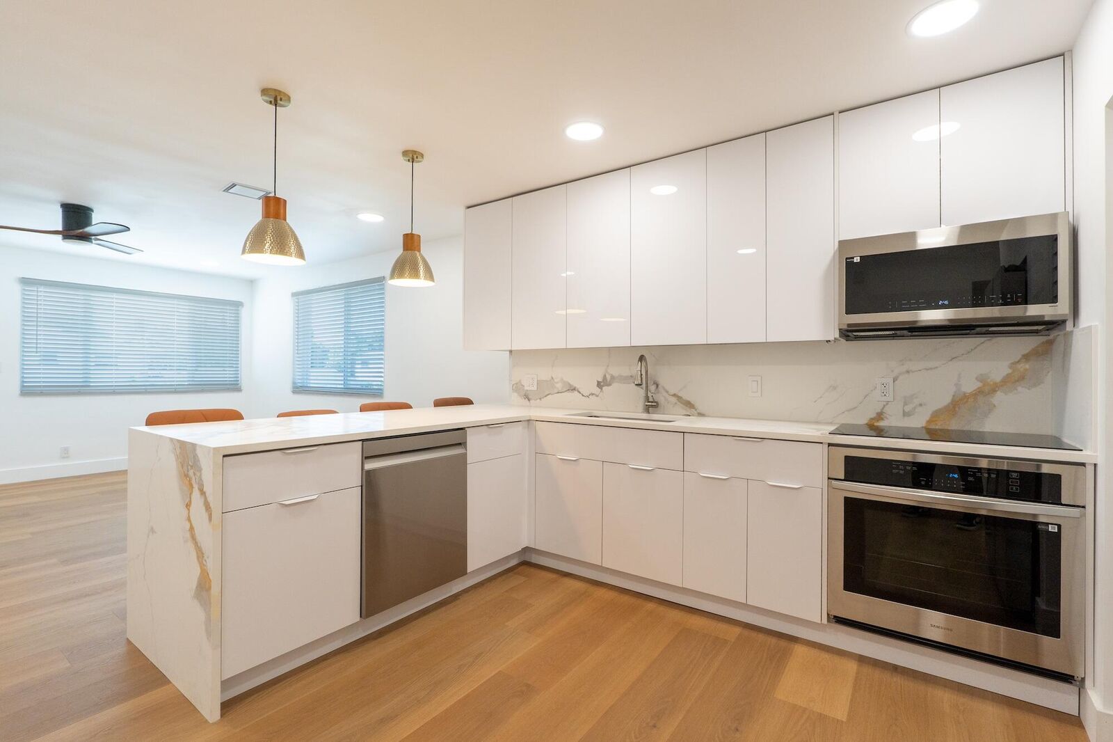 Property Photo:  2175 NE 56th Street 201  FL 33308 