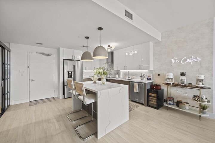 Property Photo: 236 SE 5th Avenue 306 FL 33483