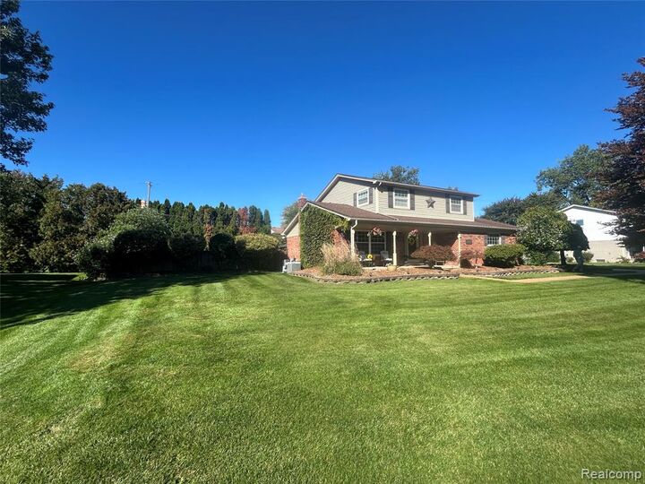 Property Photo:  18424 Hollie Drive  MI 48044 