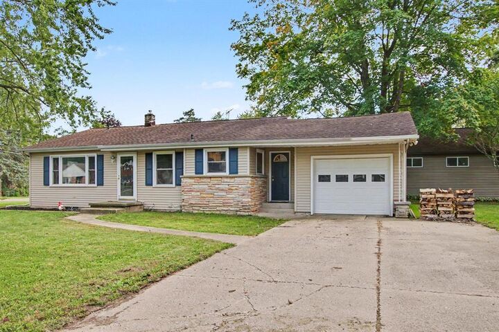 Property Photo: 603 W Stoddard Street MI 48813