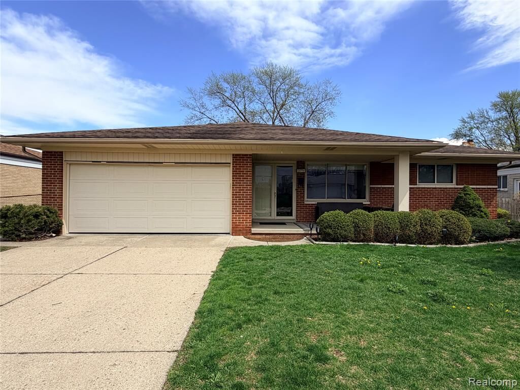 Property Photo:  35774 Annette Drive  MI 48310 