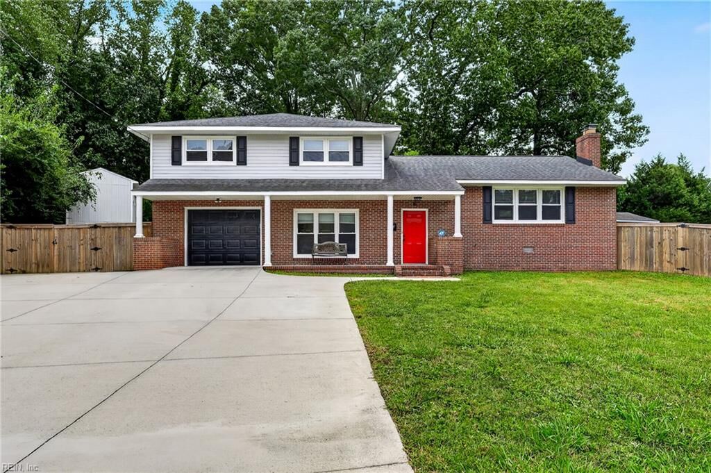 Property Photo: 6 Tuckahoe Dr VA 23606
