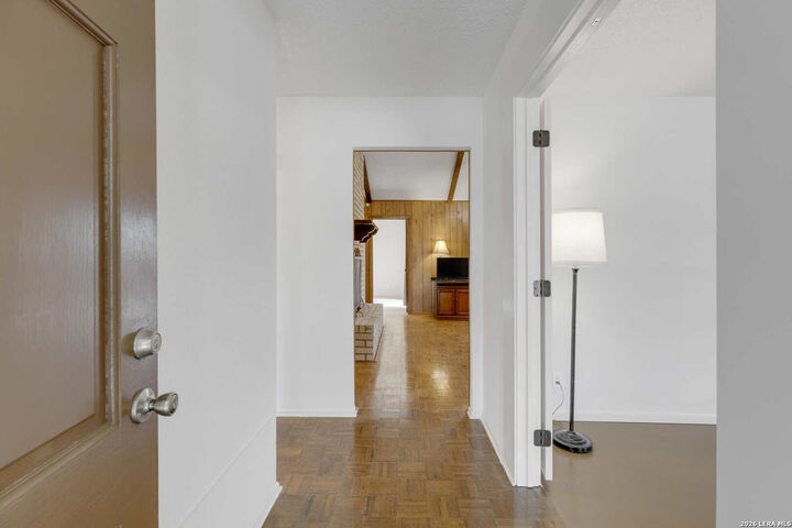Property Photo: 4406 Greystone TX 78233