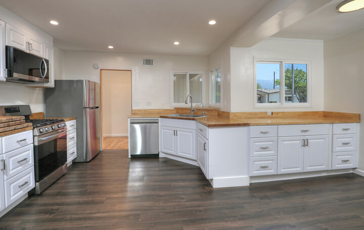 Property Photo:  2635 Hacienda Way  CA 93105 