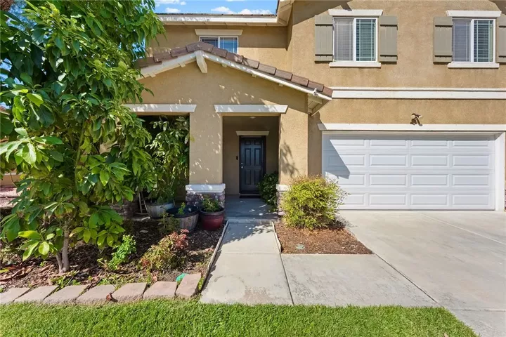Property Photo:  702 Gloriosa Avenue  CA 92571 