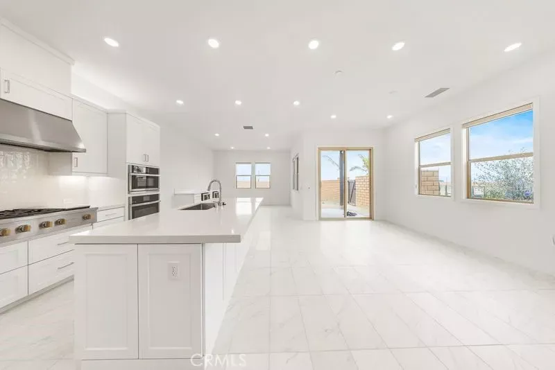 Property Photo: 1418 Lupine Terrace CA 90640