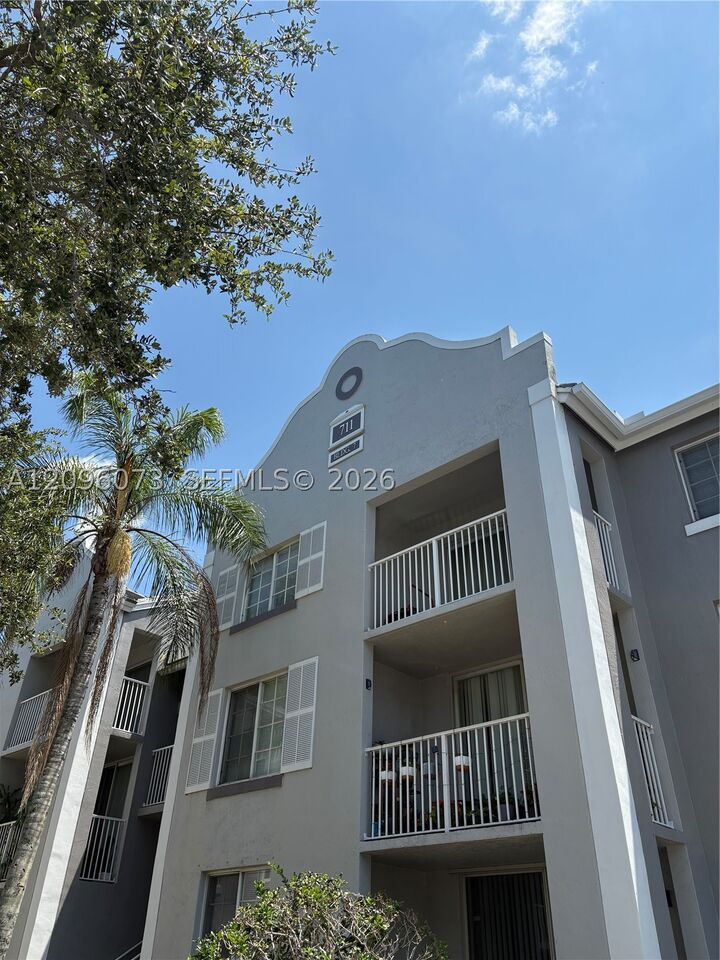 Property Photo: 711 SW 111th Way 202 FL 33025
