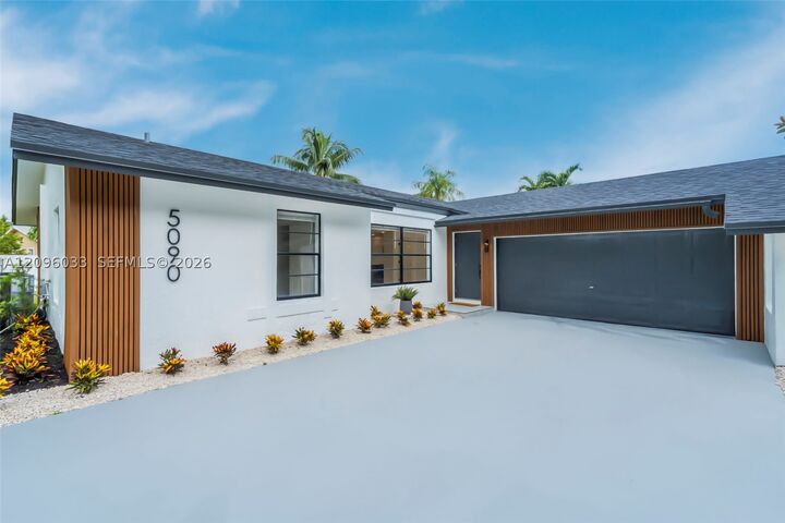 Property Photo:  5090 SW 11th St  FL 33068 