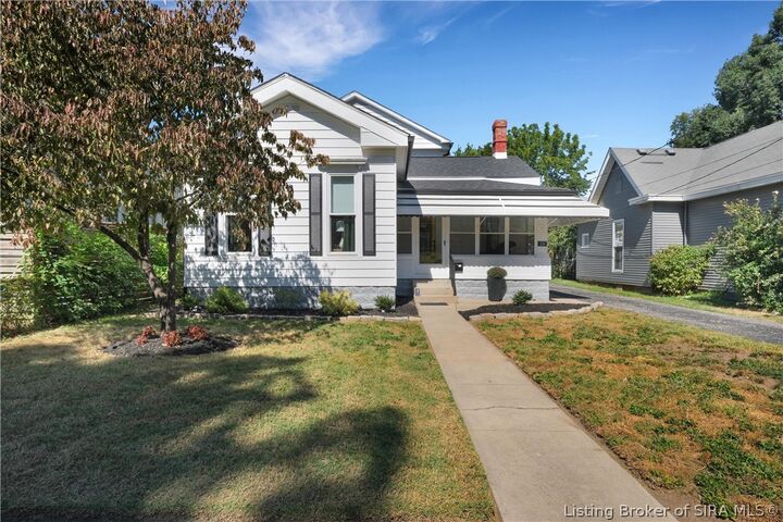 Property Photo:  208 E Park Place  IN 47130 