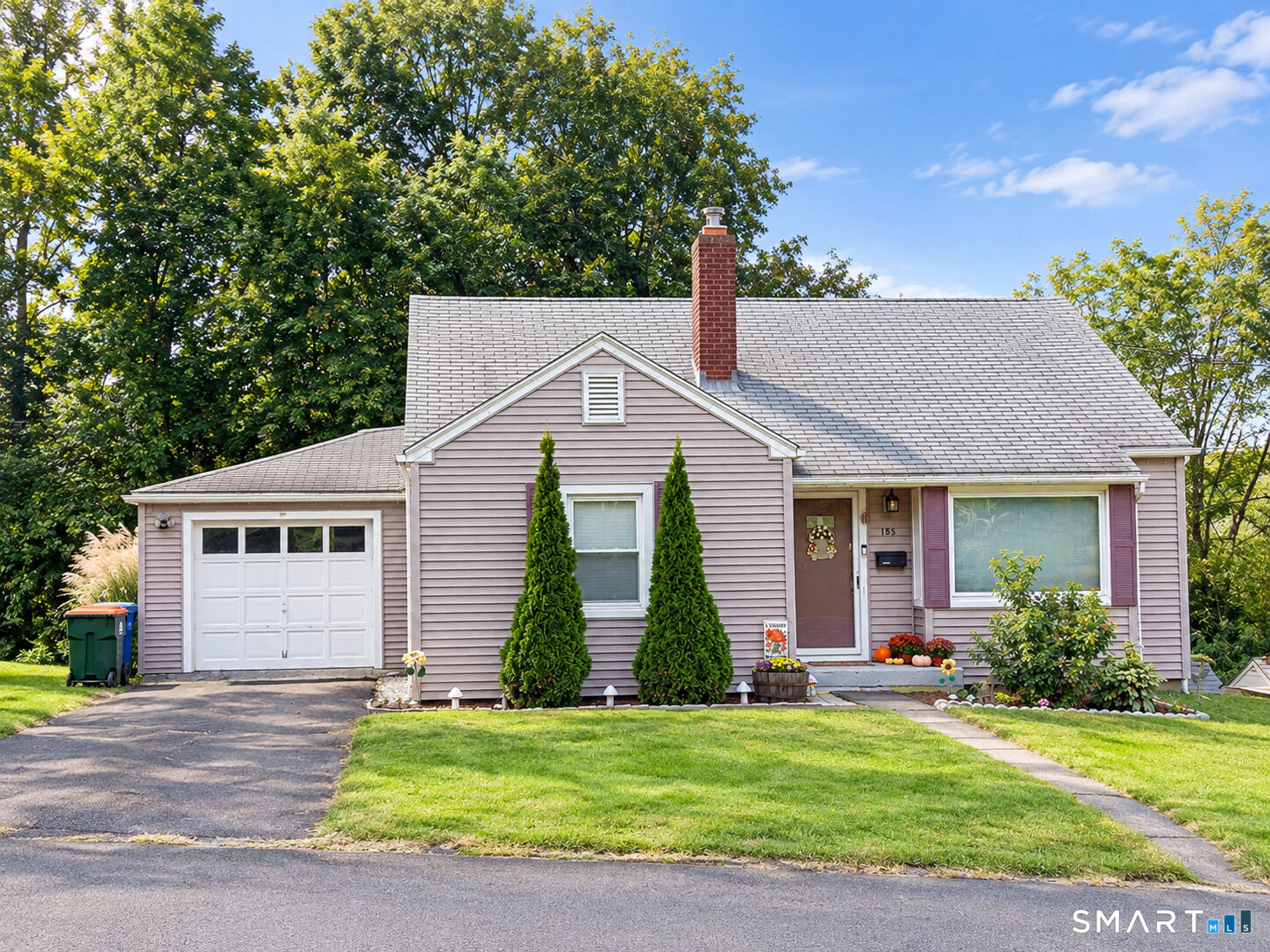 Property Photo: 185 Columbus Avenue CT 06451