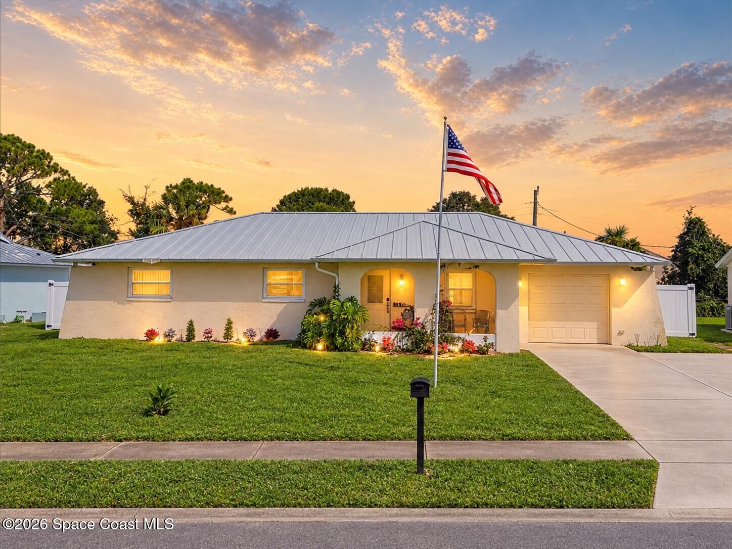 Property Photo: 1320 Johns Circle FL 32952