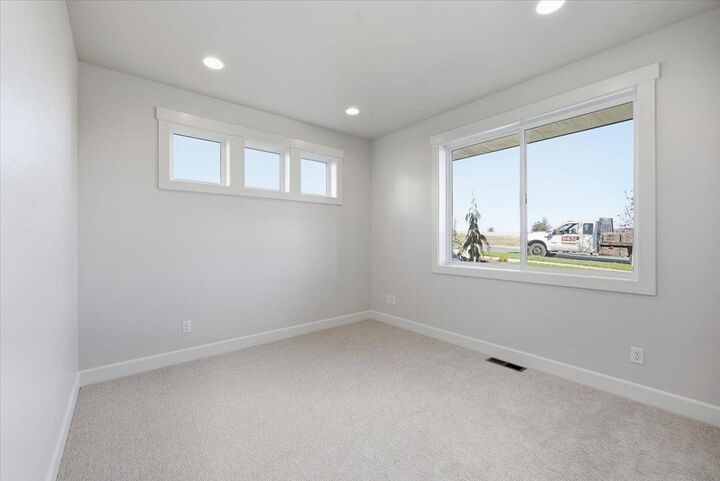 Property Photo: 17526 E 12th Ave WA 99016