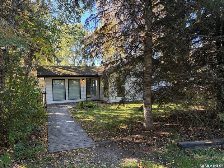 Property Photo:  330 1st Avenue N  SK S0J 0E0 