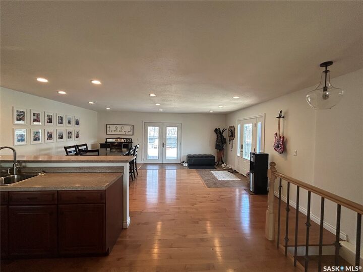 Property Photo:  1613 Dieppe Crescent  SK S4A 1W8 