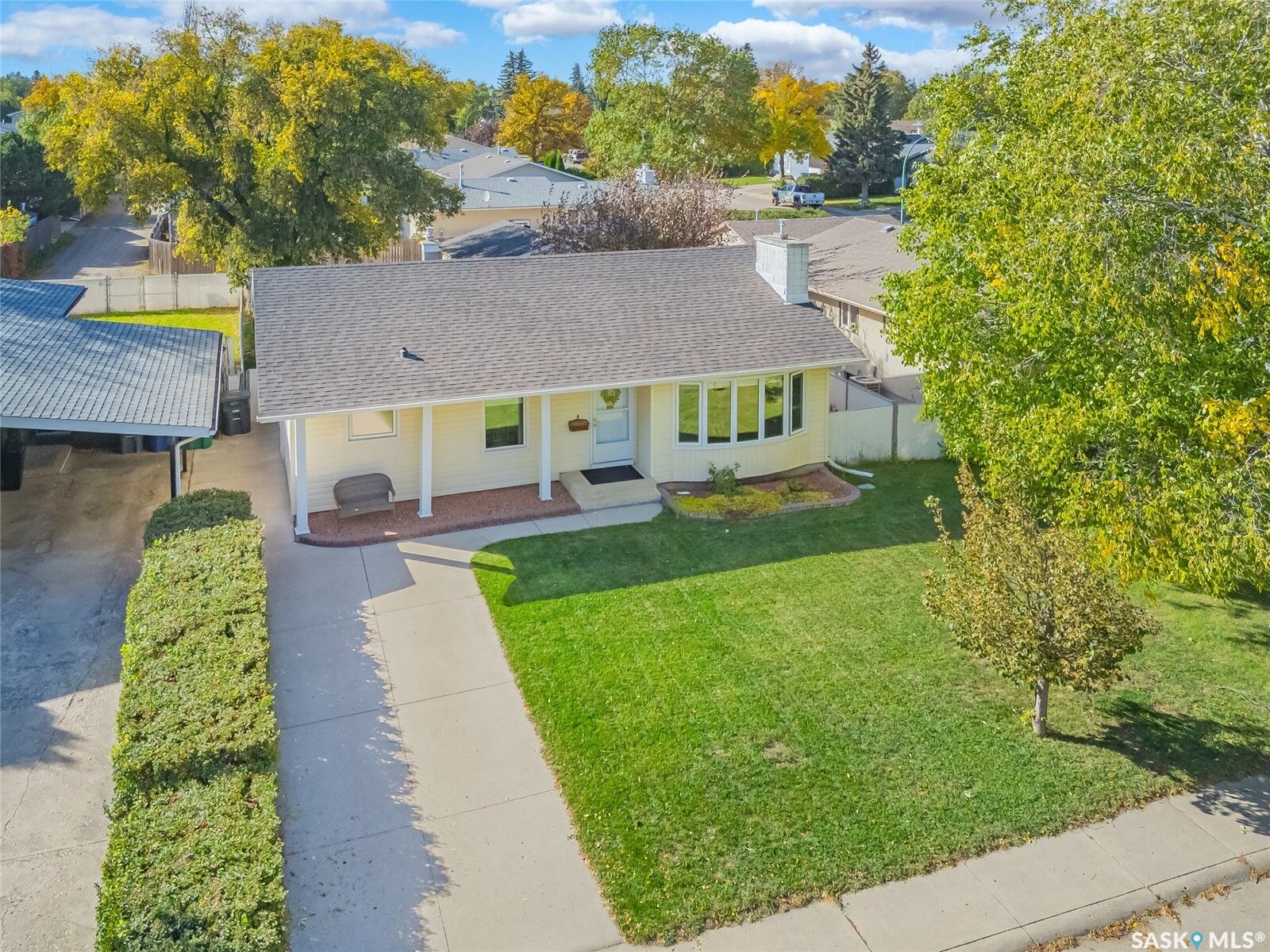 Property Photo:  417 Waterloo Crescent  SK S7H 4L3 