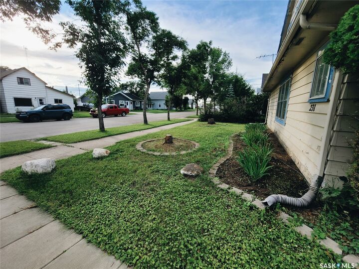 Property Photo:  231 Douglass Street  SK S0L 2N0 