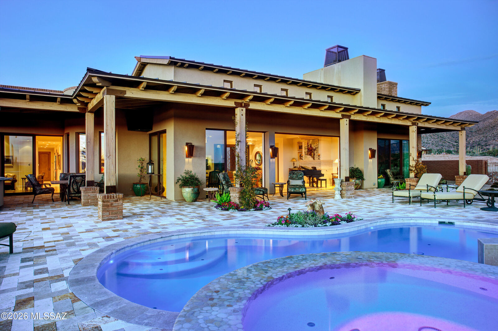 Property Photo:  6167 W Seven Saguaros Circle  AZ 85658 
