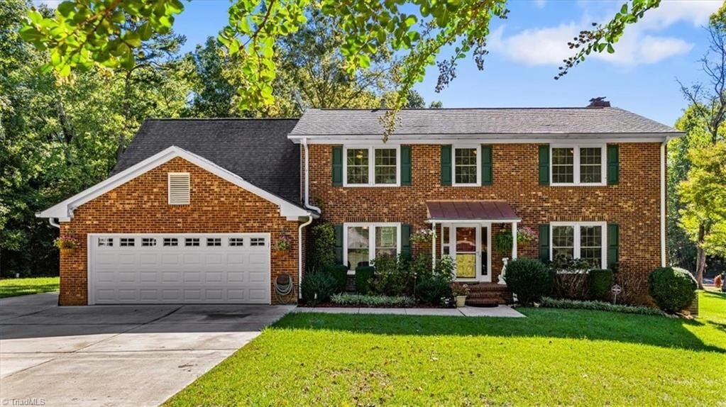 Property Photo:  4 Horseshoe Court  NC 27410 
