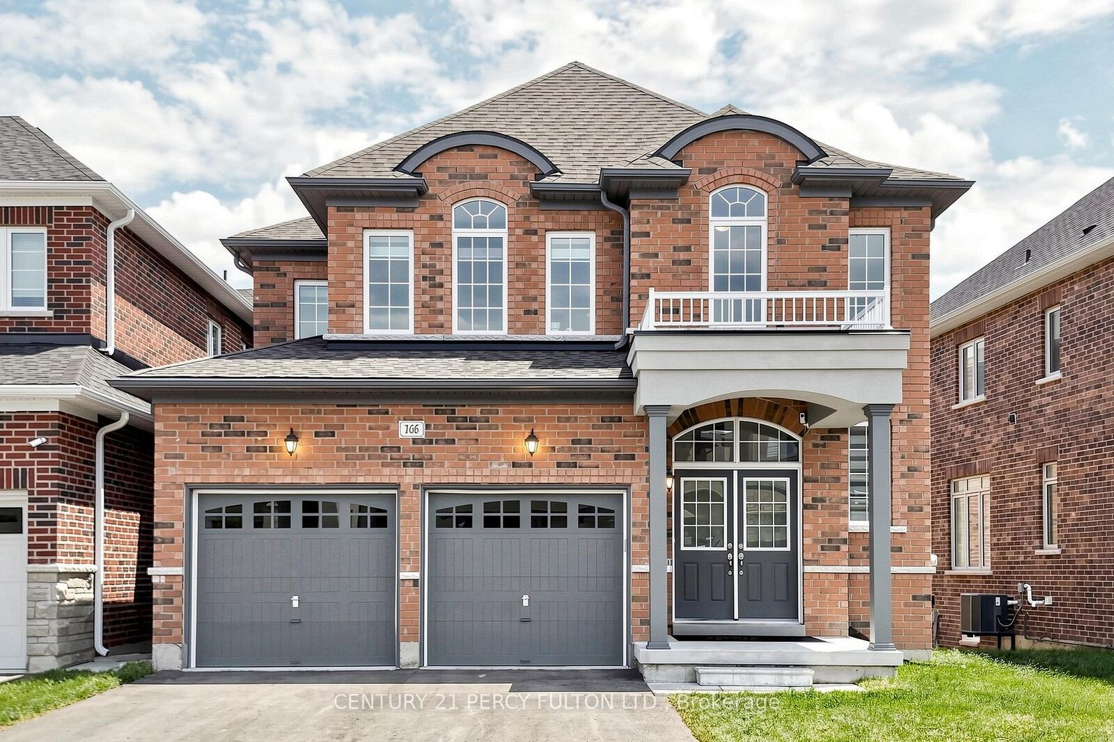 Property Photo:  166 Ferragine Crescent  ON L3Z 4K1 