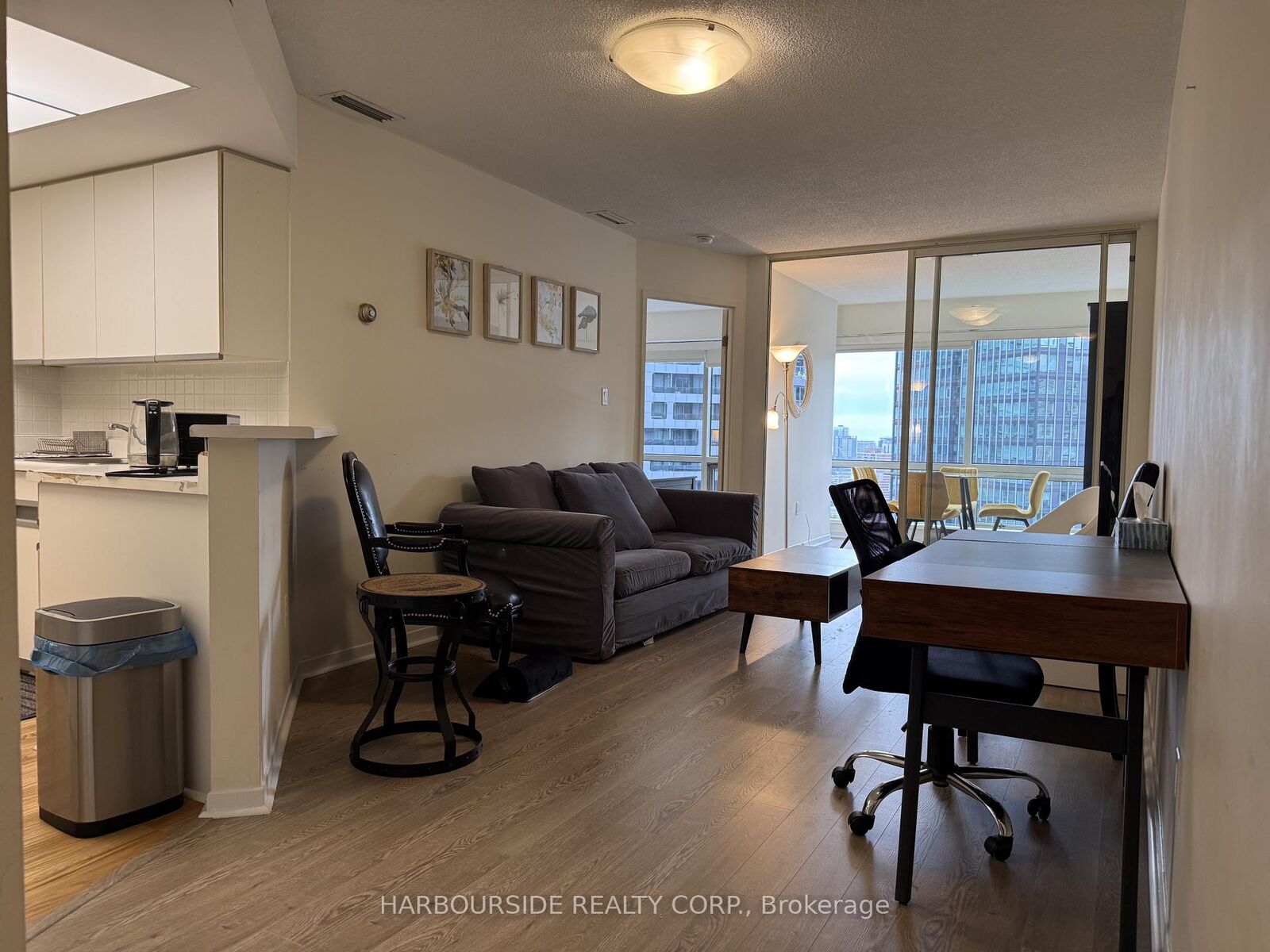 Property Photo: 1001 Bay Street 2605 ON M5S 3A6