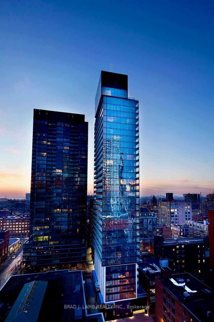 Property Photo:  11 Charlotte Street 1801  ON M5V 2H5 