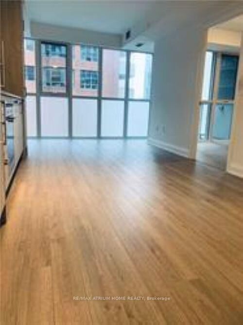 Property Photo:  77 Mutual Street 811  ON M5B 0B9 