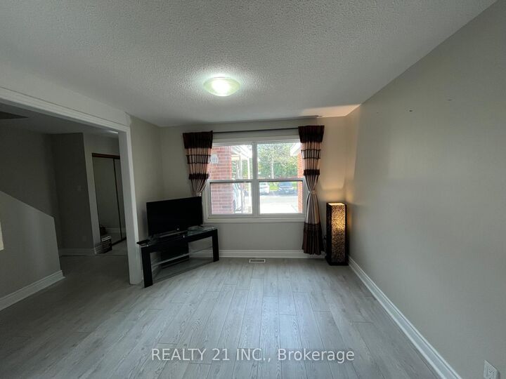 Property Photo:  405 Keats Way 2  ON N2L 5S7 