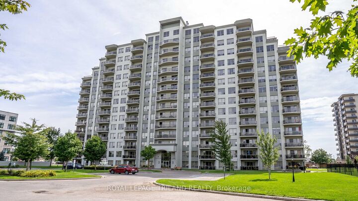 Property Photo:  1030 Coronation Drive 812  ON N6G 0G5 