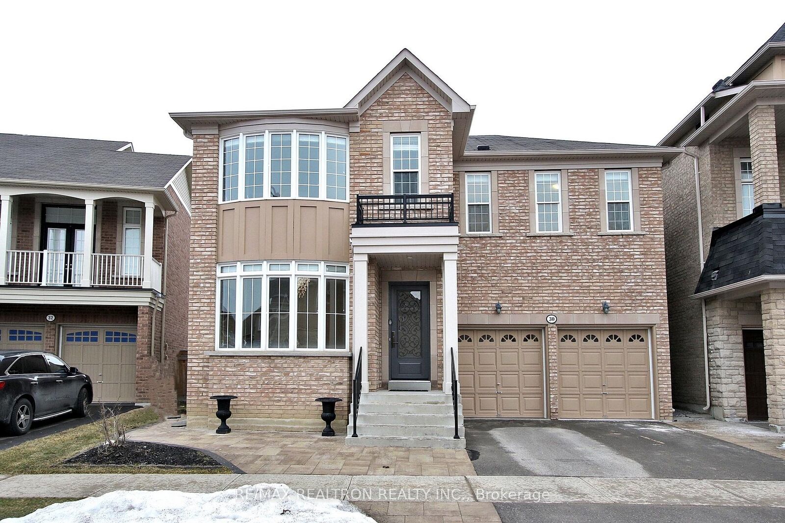 Property Photo:  30 Valmont Avenue  ON L4E 0P8 