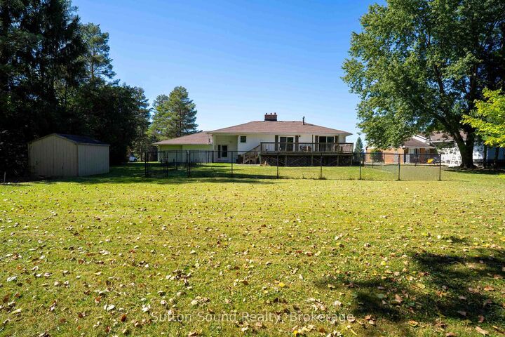 Property Photo:  130 Cearview Crescent  ON N4K 5N3 