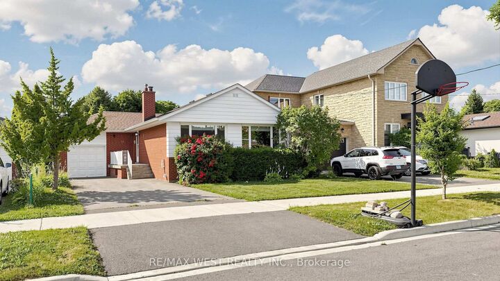 Property Photo:  32 Allonsius Drive  ON M9C 3N5 