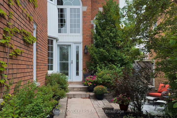 Property Photo:  19 Grand Forest Drive  ON L4N 7E7 