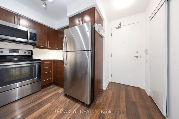 Property Photo:  2191 Yonge Street 1103  ON M4S 3H8 