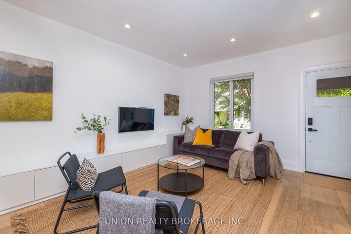 Property Photo:  17 Ashland Avenue  ON M4L 1J9 