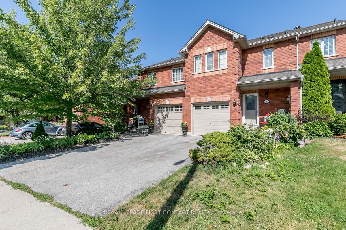 Property Photo:  5 Kelly Place  ON L4N 8N2 