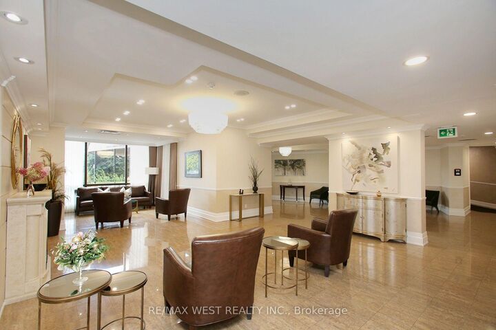 Property Photo:  40 Harding Boulevard W 305  ON L4C 9S5 