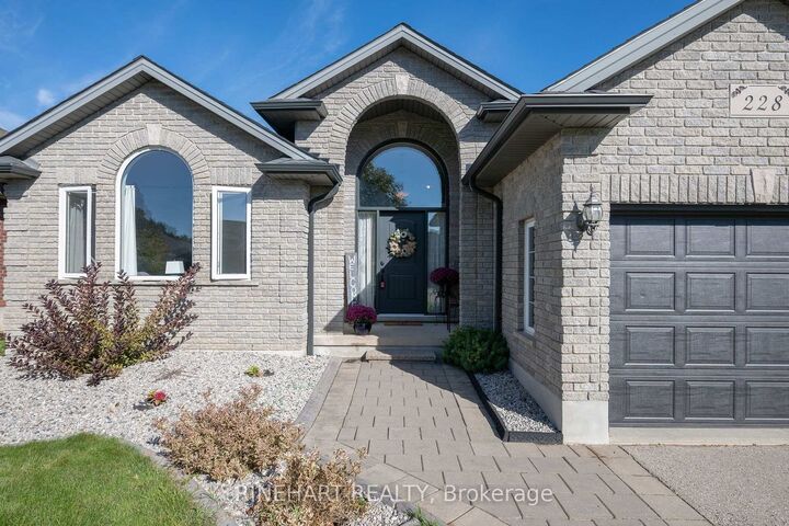 Property Photo:  228 Boyd Boulevard  ON N0M 2M0 