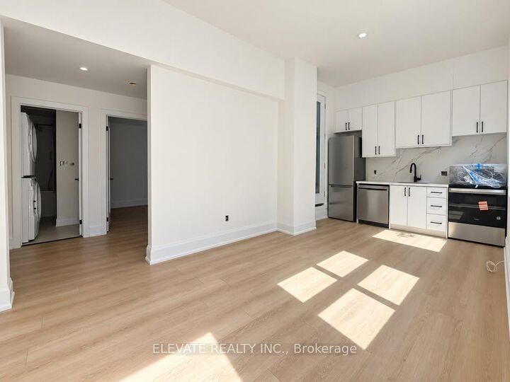 Property Photo:  76 Burnaby Boulevard 5  ON M5N 1G4 