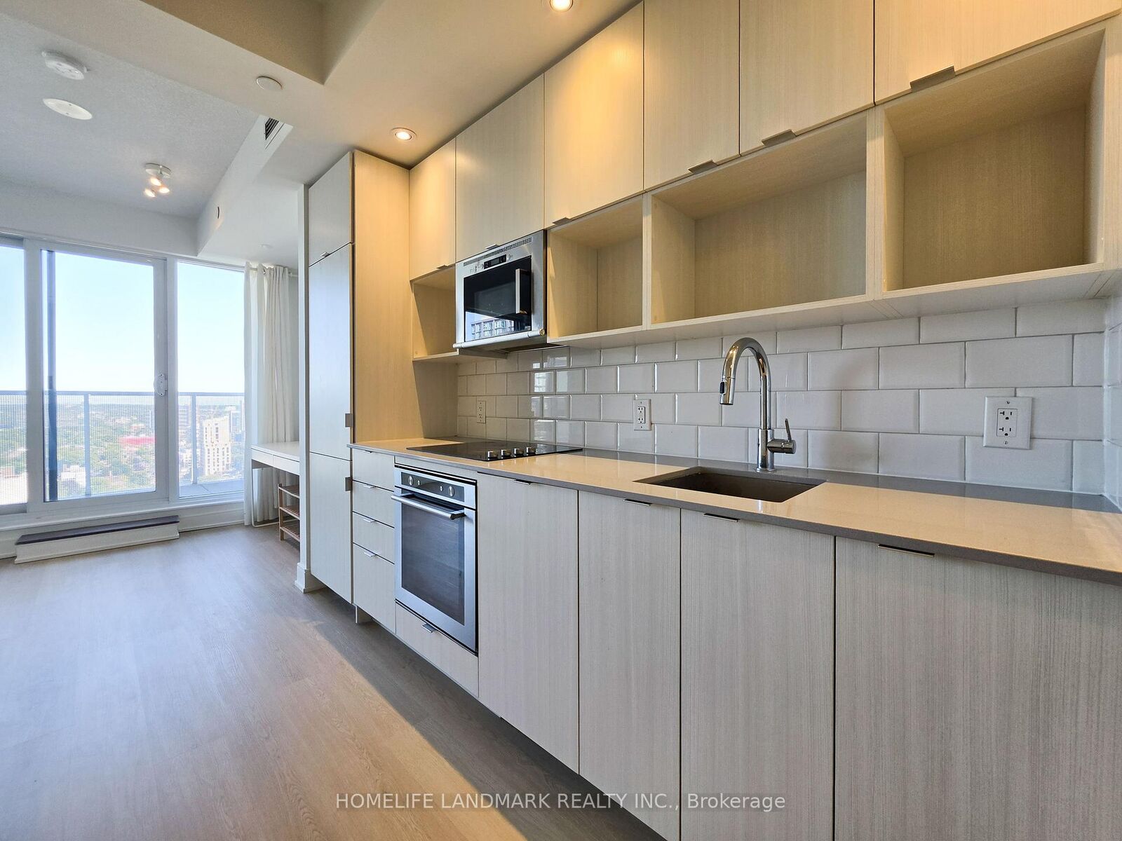 Property Photo:  89 McGill Street 2507  ON M5B 0B1 