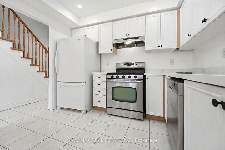 Property Photo:  39 Caruso Drive  ON L6Y 5B2 