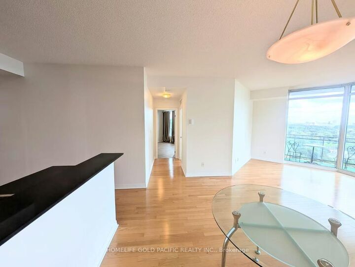 Property Photo:  300 Bloor Street E 2102  ON M4W 3Y2 