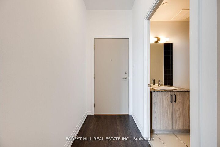 Property Photo:  20 Meadowglen Place 826  ON M1H 2Y5 