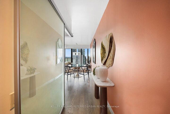 Photo de la propriété:  161 Roehampton Avenue W 4102  ON M4P 0C8 
