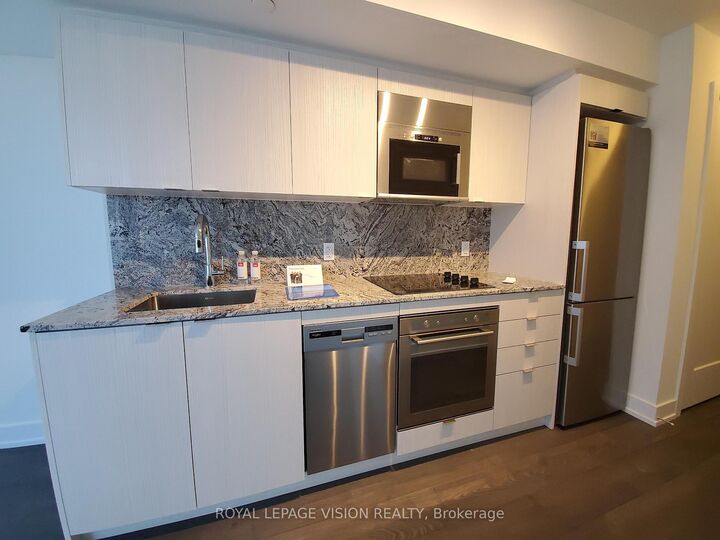 Property Photo:  33 Cox Boulevard 1632  ON L3R 8A6 