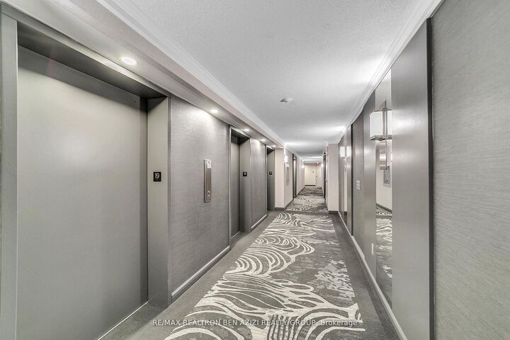 Property Photo:  33 Elmhurst Avenue 1904  ON M2N 6G8 