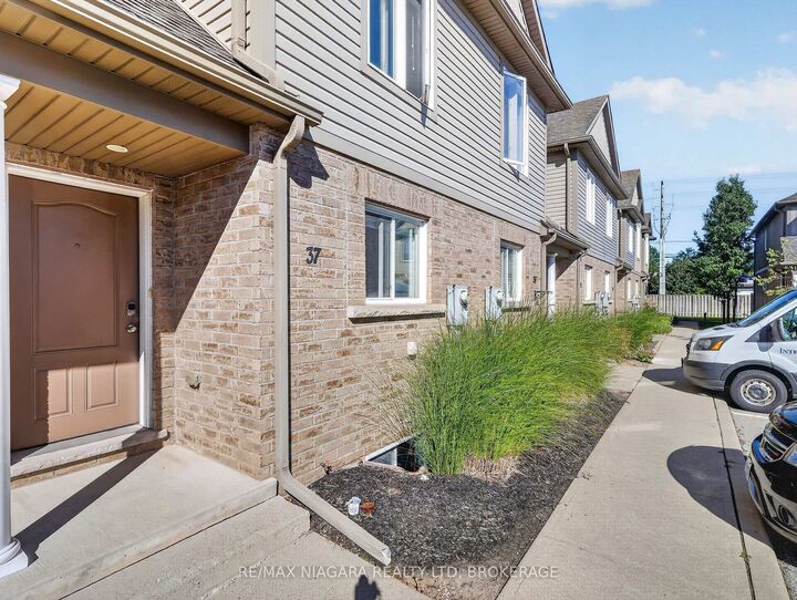 Property Photo:  6118 Kelsey Crescent 37  ON L2H 0M6 