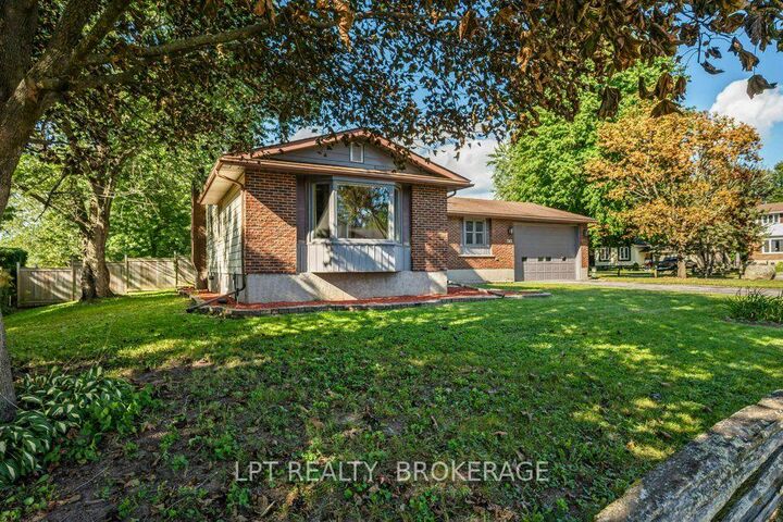Property Photo:  785 Allum Avenue  ON K7M 7A3 