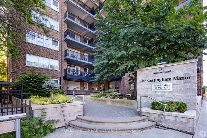Property Photo:  291 Avenue Road 807  ON M4V 2G9 